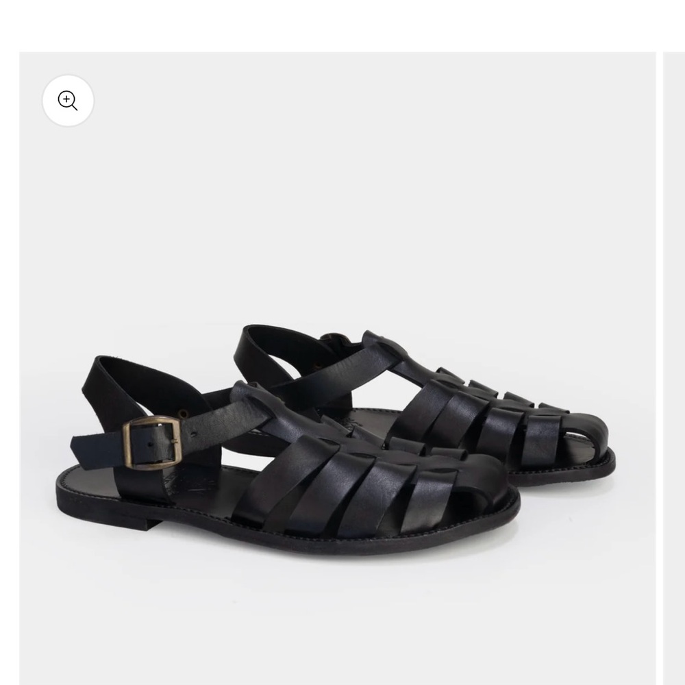 Gardenheir Black Leather Fisherman Sandals NWT SOLD OUT ONLINE